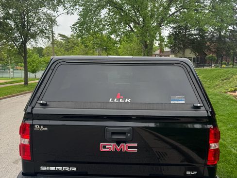 Used 2015 GMC Sierra 1500 SLT w/ SLT Crew Cab Value Package image 4