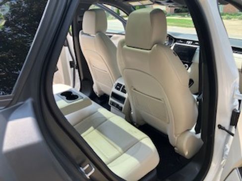 Used 2025 Jaguar F-PACE R-Dynamic S AWD/4WD image 17