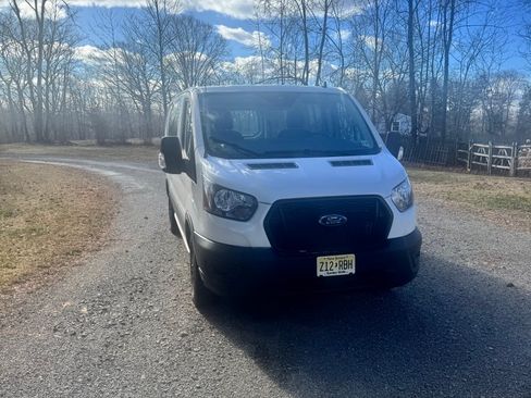 Used 2022 Ford Transit 250 Low Roof image 1