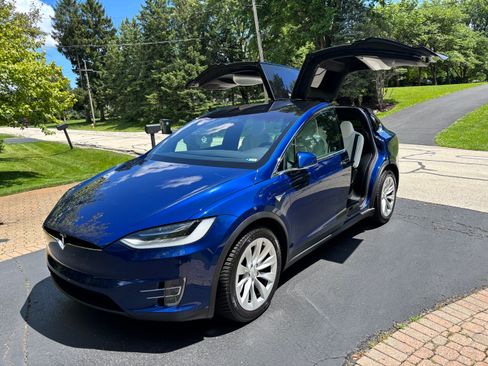 Used 2016 Tesla Model X 90D AWD/4WD image 5
