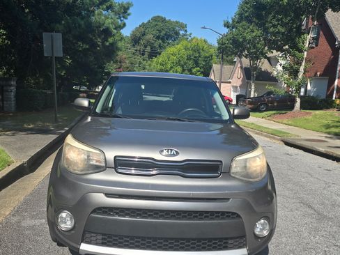 Used 2018 Kia Soul + FWD image 1