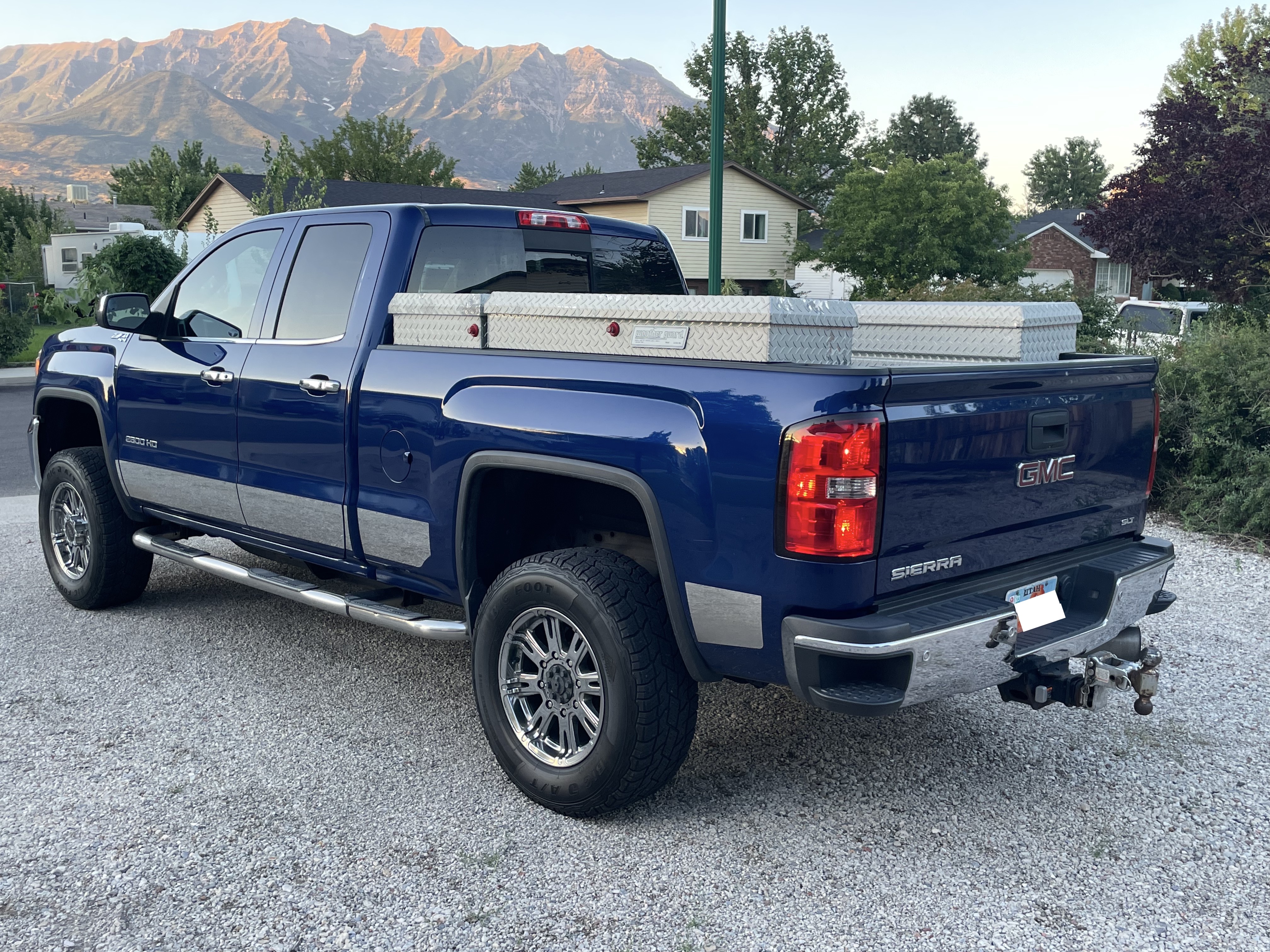 Used 2015 GMC Sierra 2500 SLT w/ Driver Alert Package AWD/4WD image 11