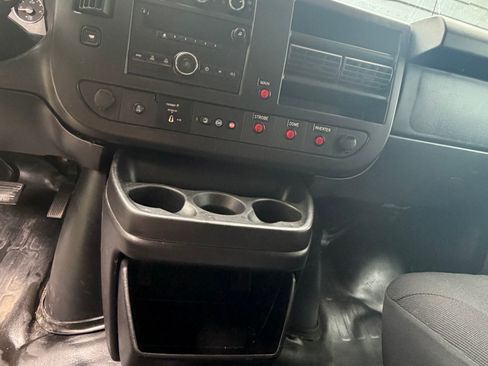 Used 2014 Chevrolet Express 2500 RWD image 8