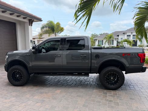 Used 2018 Ford F150 Lariat w/ Equipment Group 502A Luxury AWD/4WD image 16