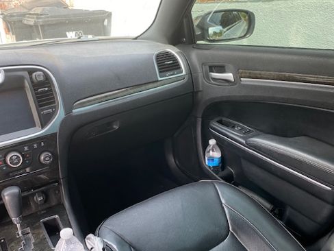 Used 2013 Chrysler 300 C image 8