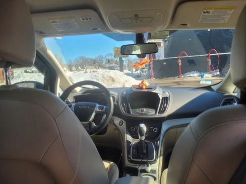 Used 2013 Ford C-MAX SEL image 10