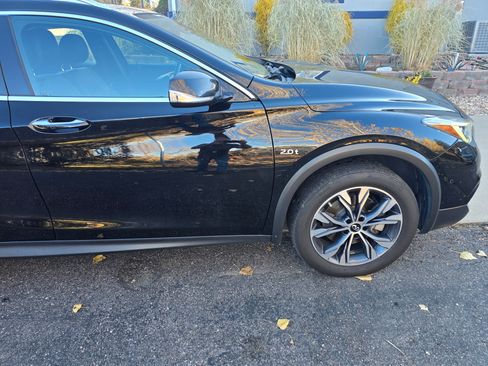 Used 2017 INFINITI QX30 Premium w/ Navigation Package image 8