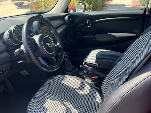 Used 2018 MINI Cooper 2-Door Hardtop image 9