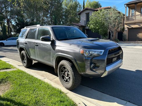 Used 2022 Toyota 4Runner TRD Off-Road Premium image 4