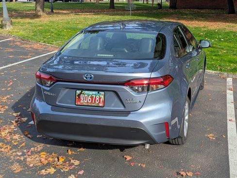 Used 2024 Toyota Corolla XLE image 5