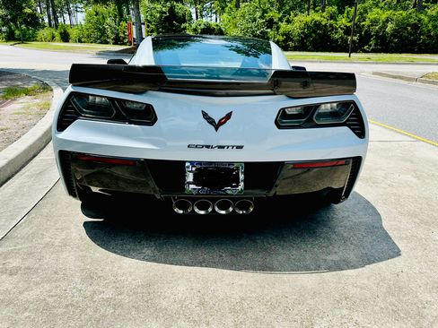 Used 2018 Chevrolet Corvette Z06 w/ Carbon 65 Edition RWD image 5