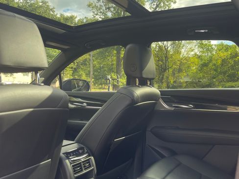 Used 2021 Cadillac XT5 Premium Luxury image 17