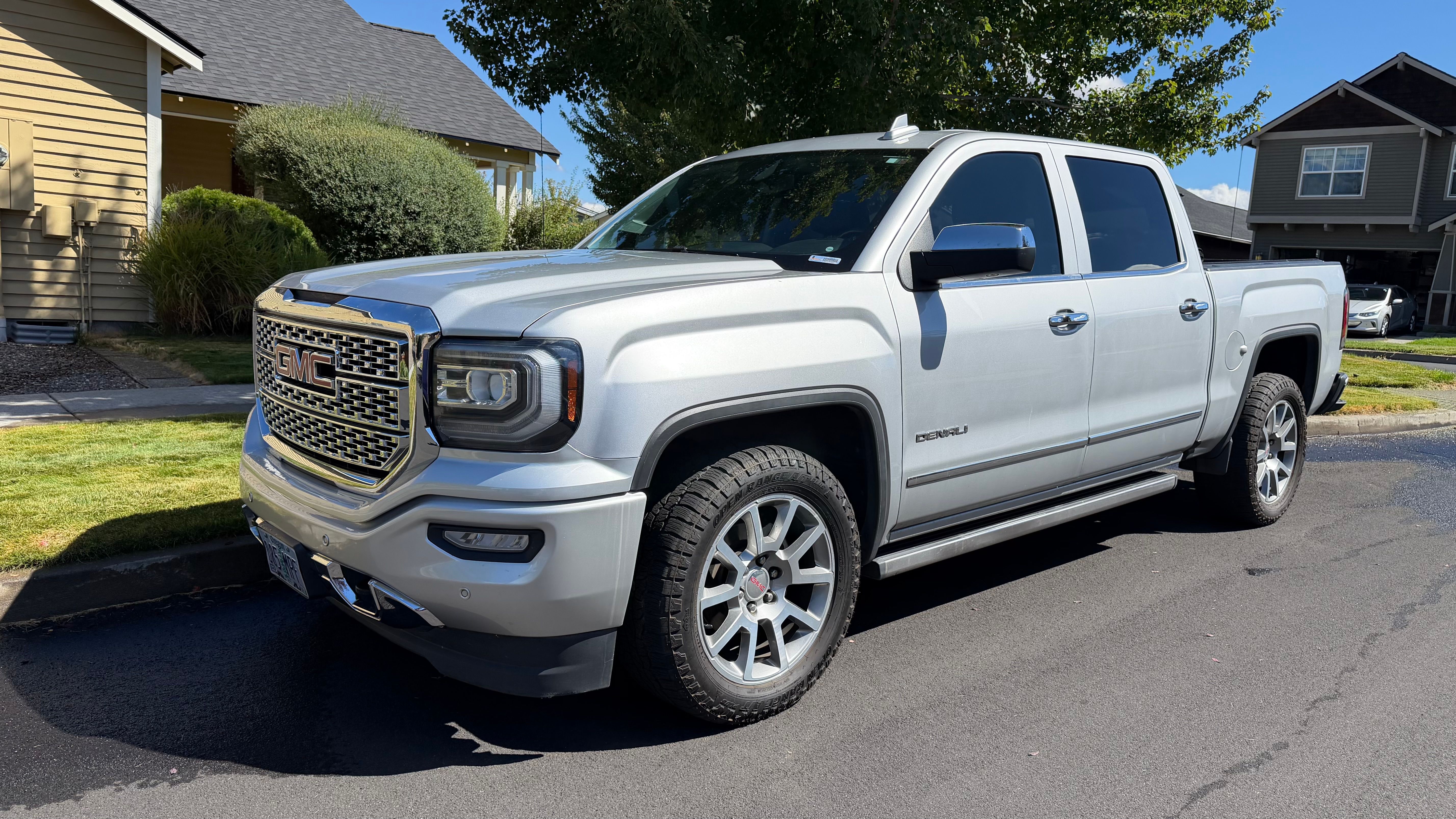 Used 2017 GMC Sierra 1500 Denali AWD/4WD image 2