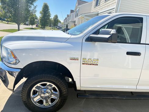 Used 2014 RAM 2500 Tradesman w/ Chrome Appearance Group AWD/4WD image 6