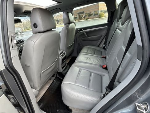Used 2004 Porsche Cayenne S image 18