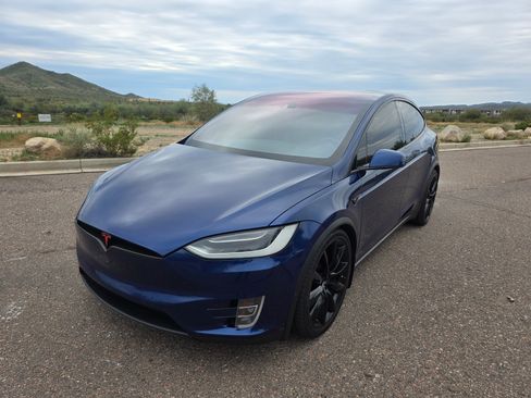 Used 2016 Tesla Model X P90D image 2