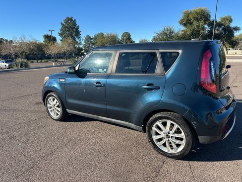 Used 2018 Kia Soul + image 11