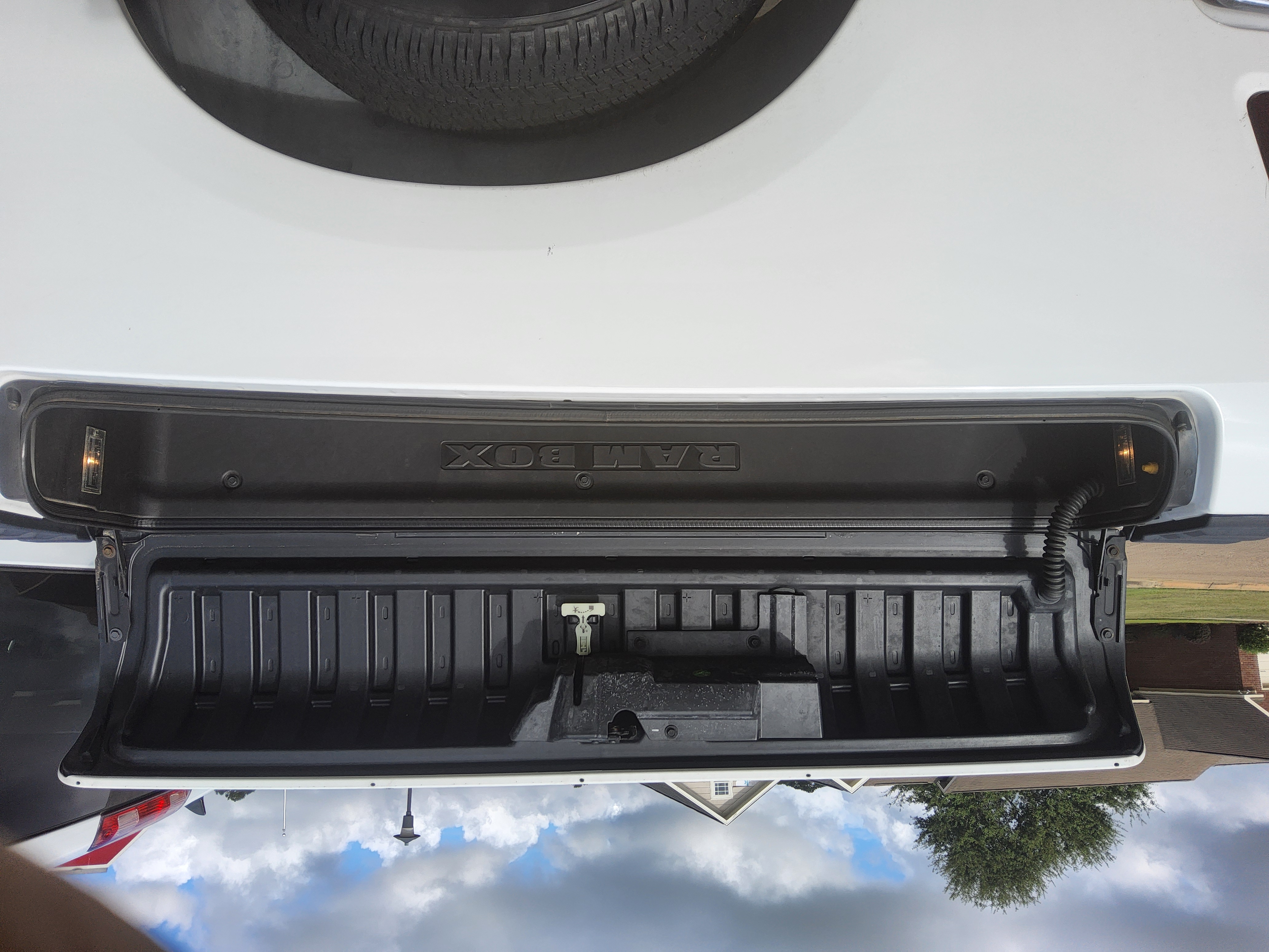 Used 2017 RAM 1500 Lone Star RWD image 6