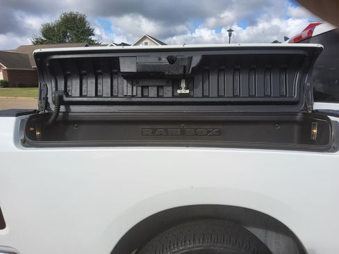 Used 2017 RAM 1500 Lone Star RWD image 6