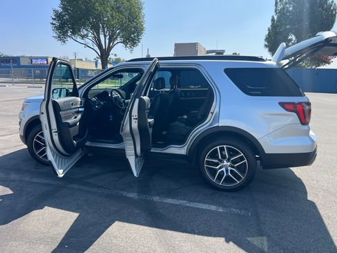 Used 2017 Ford Explorer Sport image 14