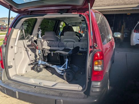 Used 2004 Pontiac Montana w/ Climate Package image 13