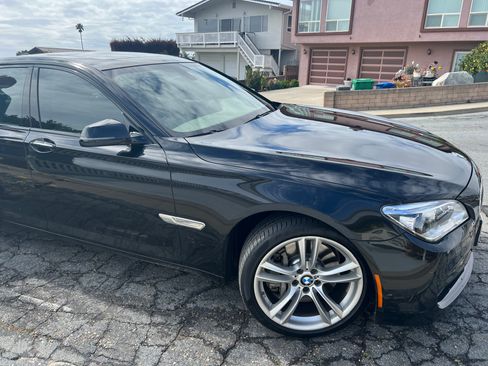 Used 2014 BMW 750Li image 2