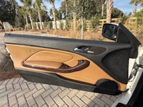 Used 2005 BMW 330Ci Convertible image 10