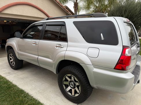Used 2007 Toyota 4Runner Sport image 2