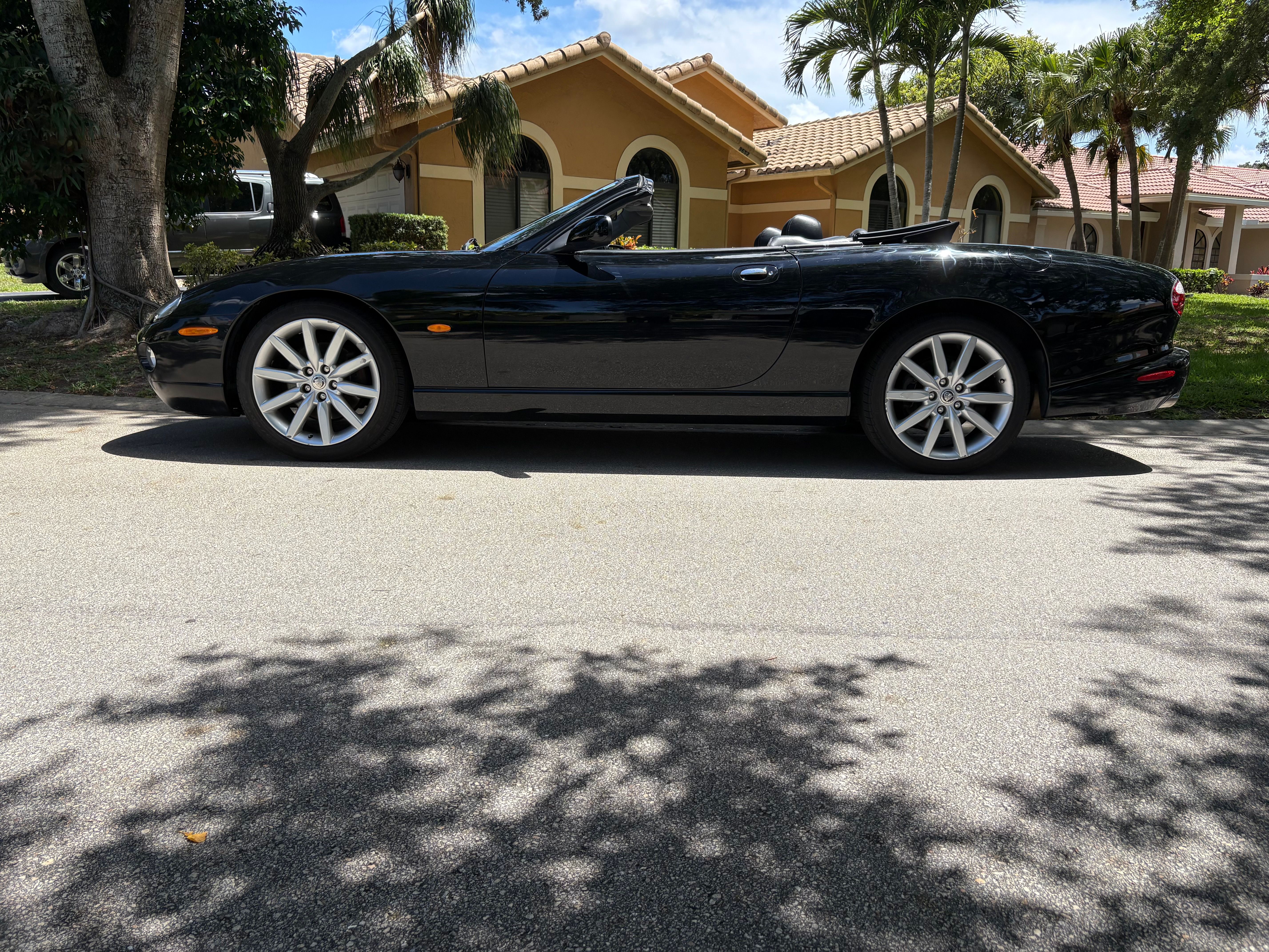 Used 2005 Jaguar XK8 Convertible RWD image 10