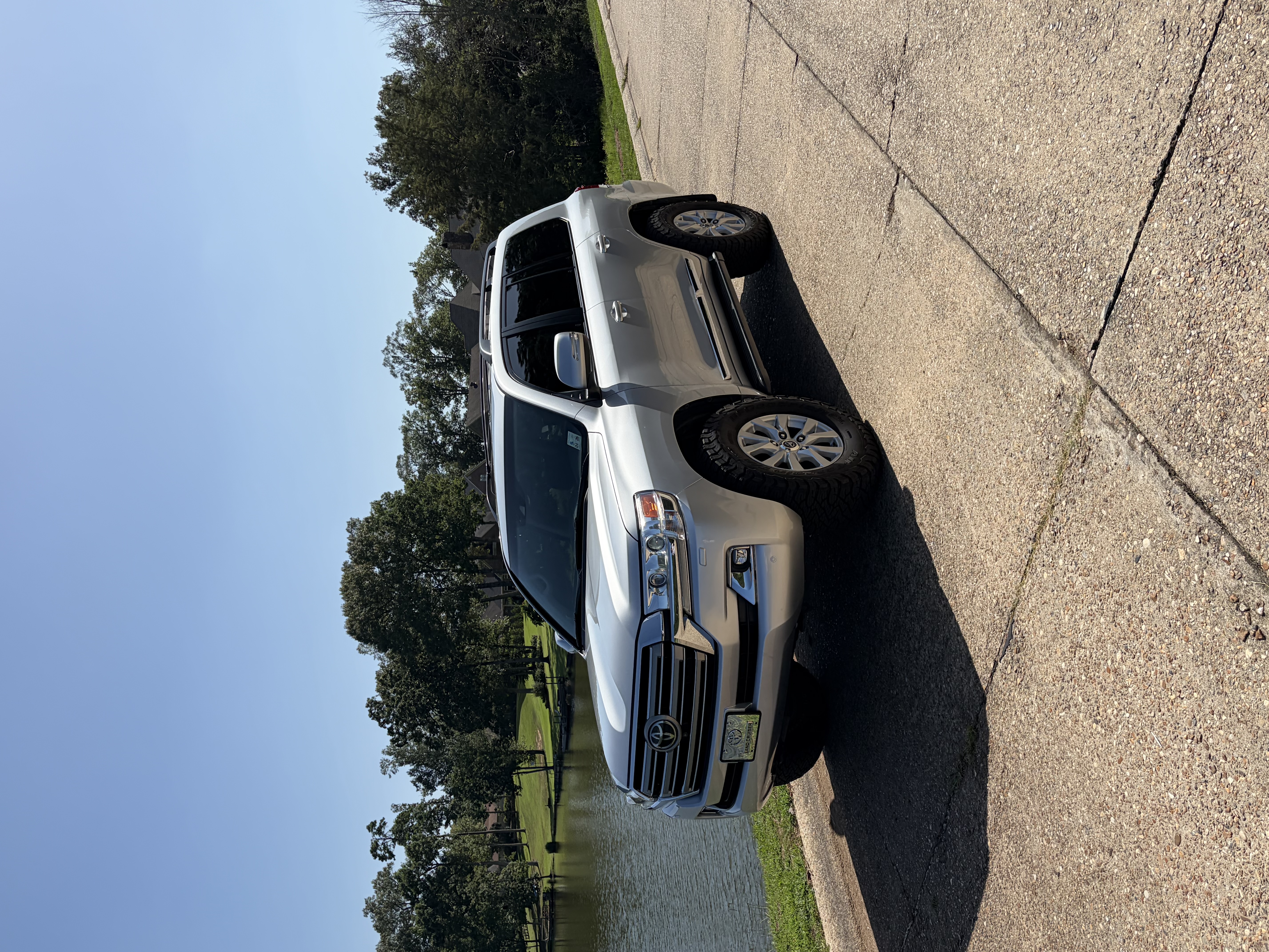 Used 2016 Toyota Land Cruiser AWD/4WD image 4