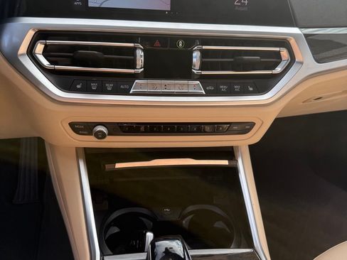 Used 2019 BMW 330i xDrive 330i xDrive Sedan 4D w/ Driving Assistance Package image 16