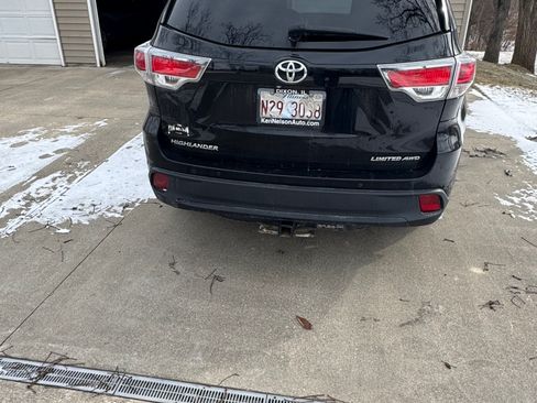 Used 2015 Toyota Highlander Limited w/ Driver Technology Package image 4