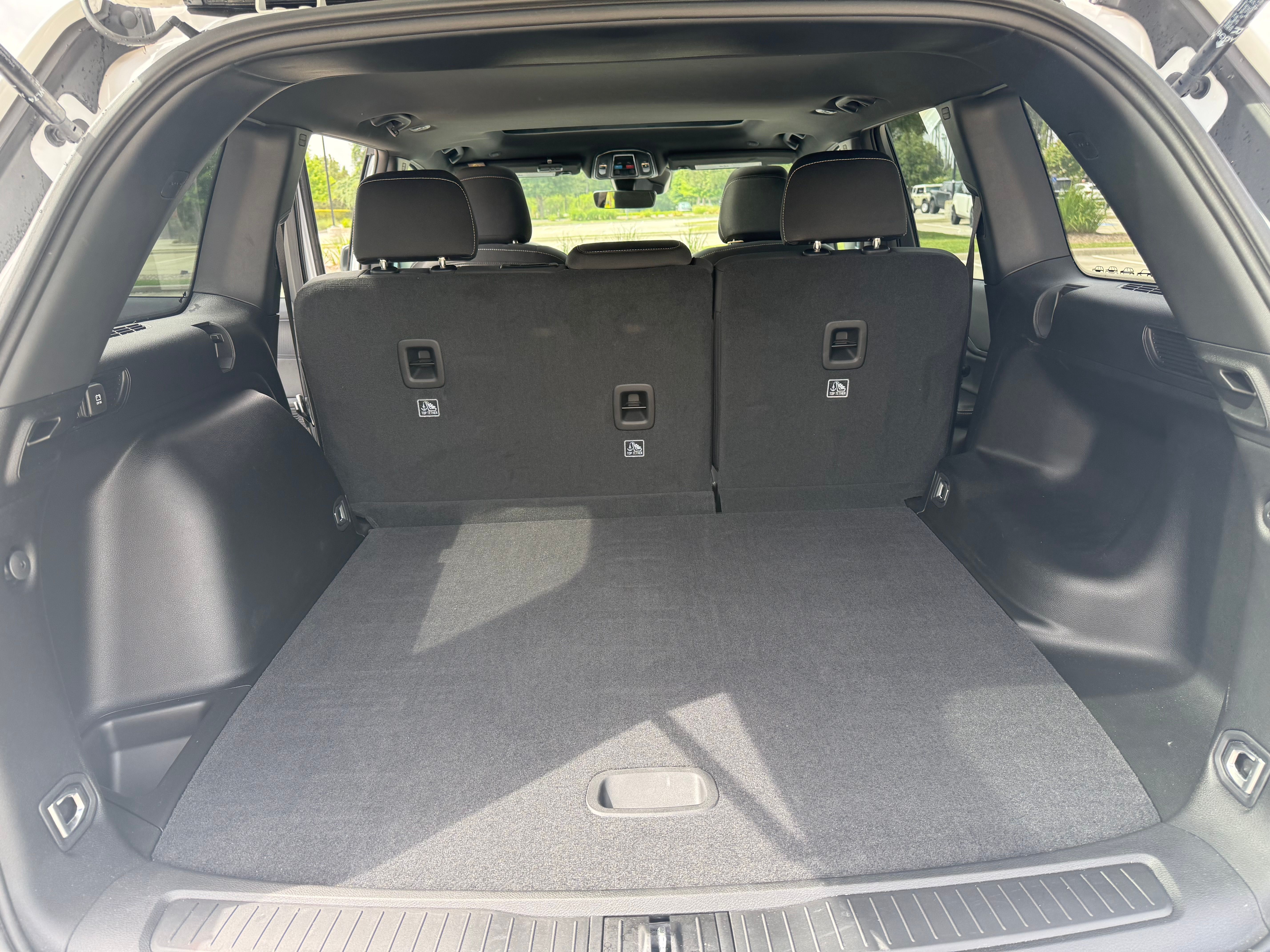 Used 2025 Jeep Grand Cherokee Laredo X RWD image 10