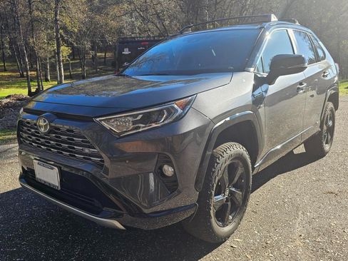 Used 2019 Toyota RAV4 XSE image 4