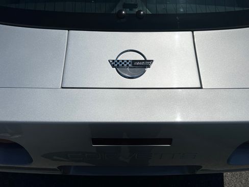 Used 1996 Chevrolet Corvette Coupe RWD image 12