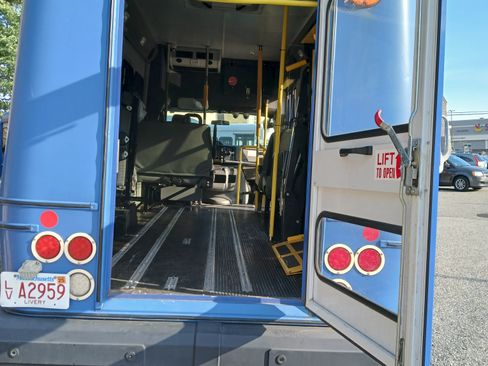 Used 2013 Ford E-350 and Econoline 350 Super Duty w/ Shuttle Bus Prep Pkg image 11