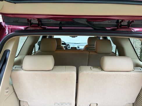 Used 2011 Cadillac Escalade Luxury AWD/4WD image 20