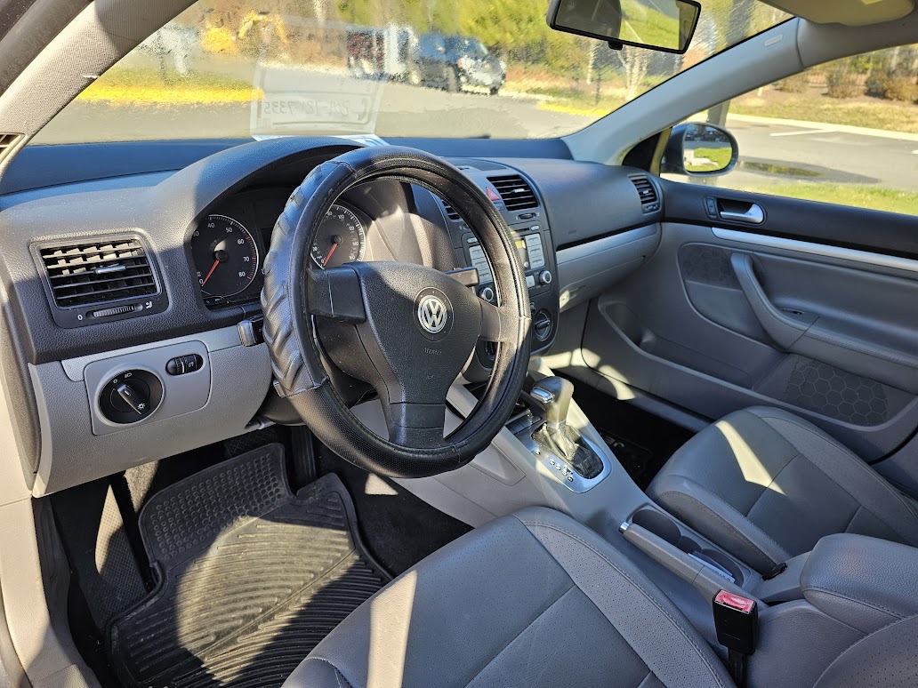 Used 2007 Volkswagen Jetta Wolfsburg Edition FWD image 8