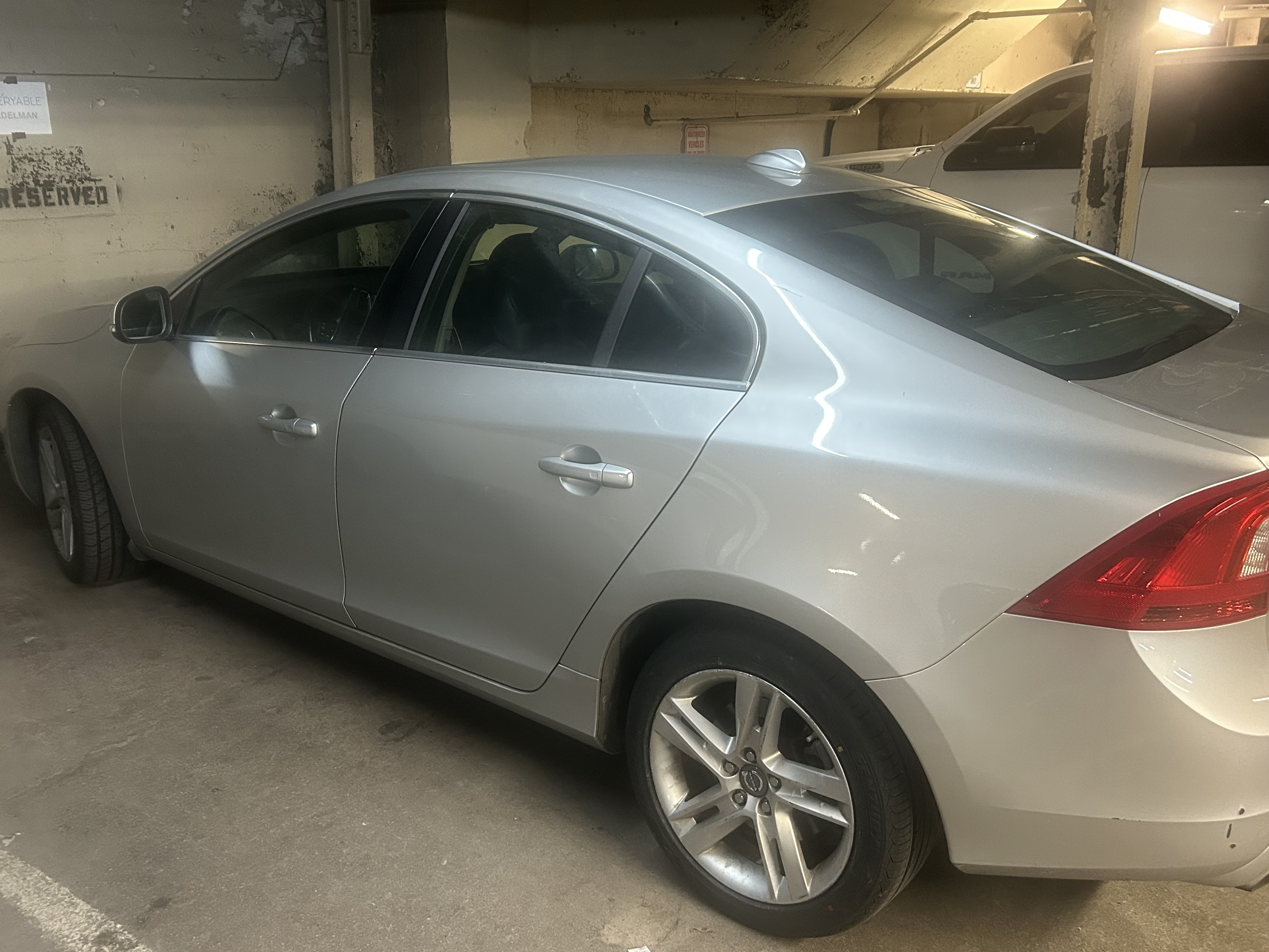 Used 2014 Volvo S60 T5 FWD image 2