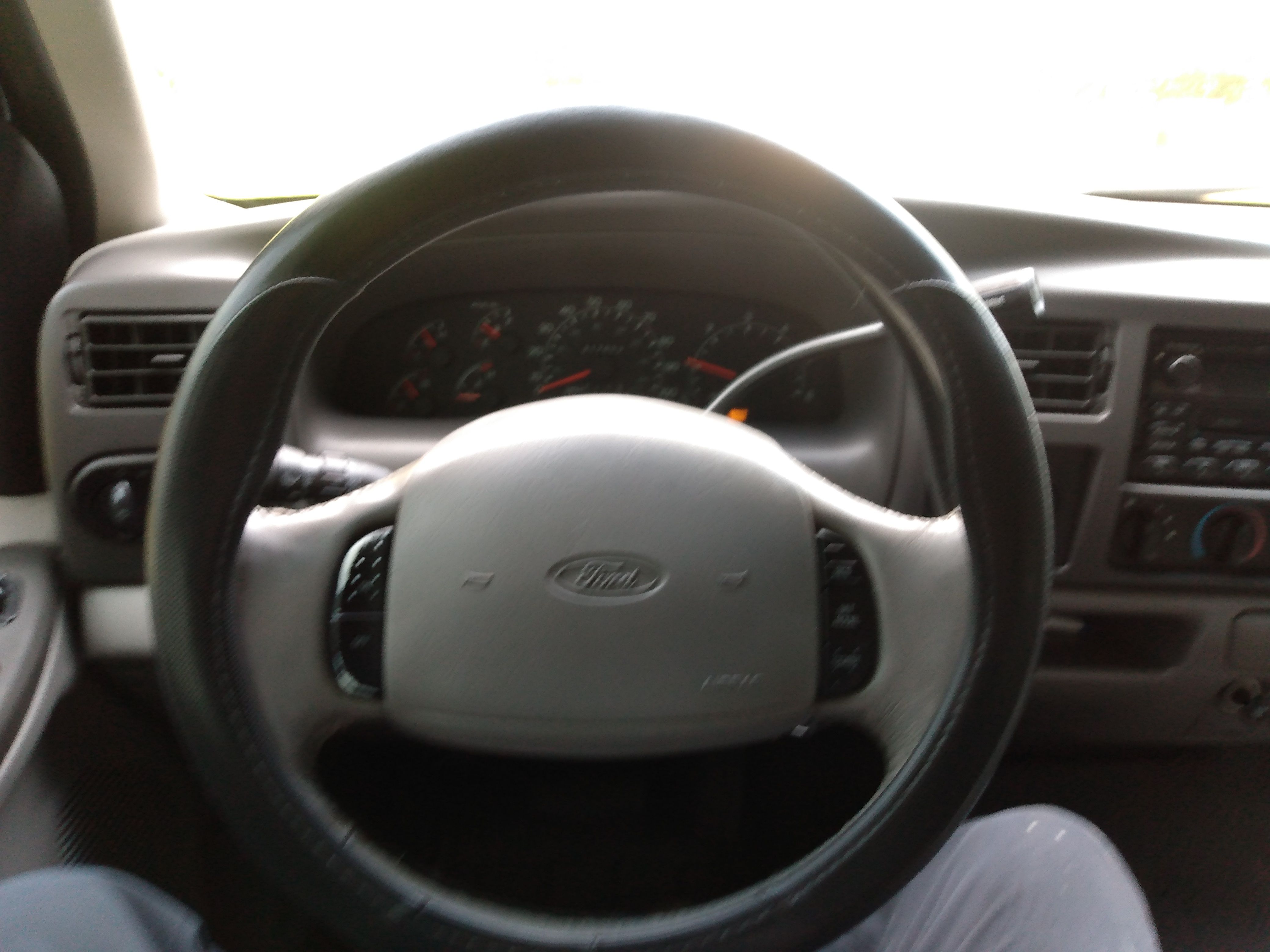Used 2001 Ford Excursion XLT AWD/4WD image 12