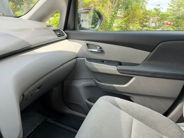 Used 2014 Honda Odyssey EX image 11