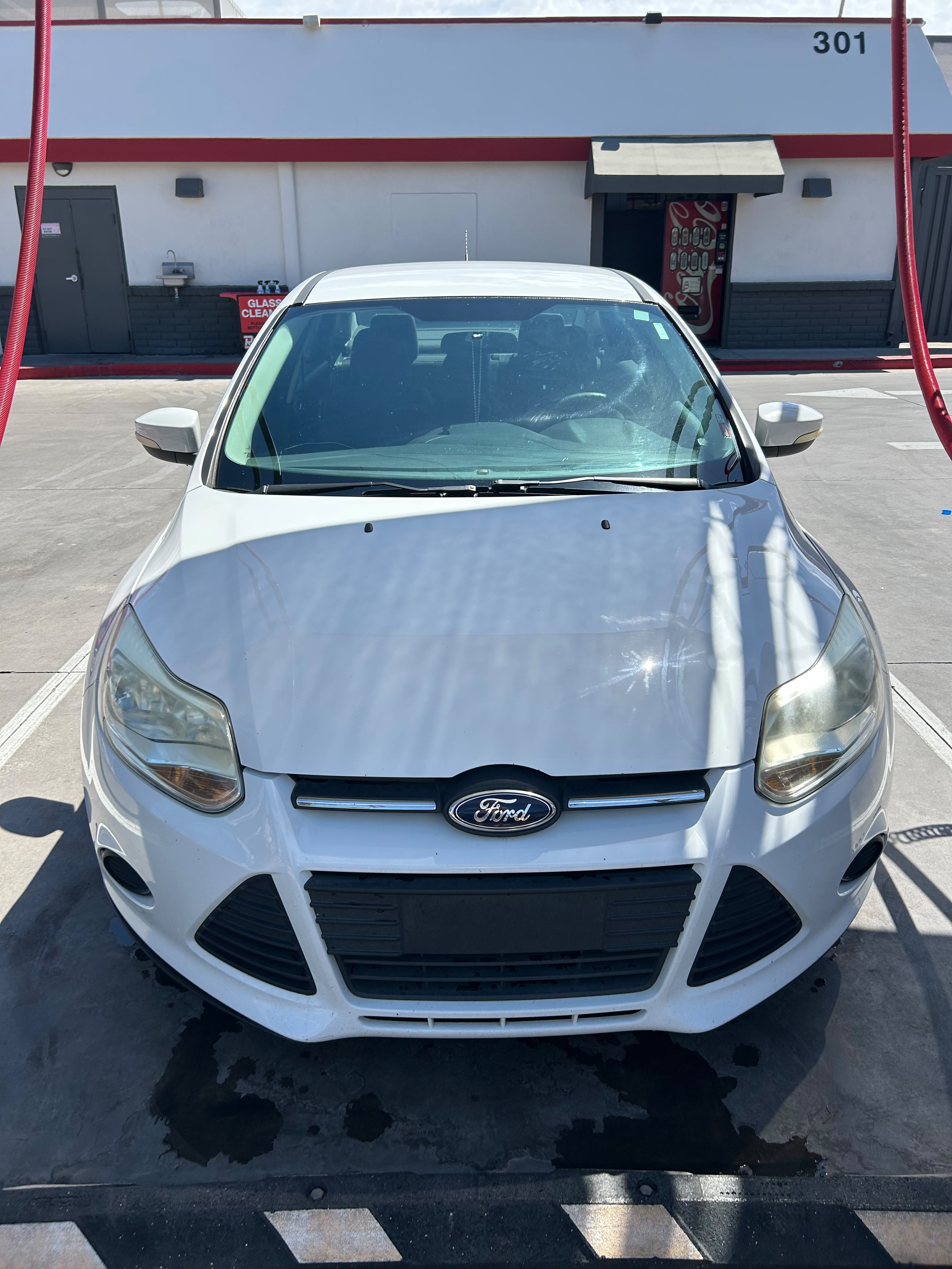 Used 2013 Ford Focus SE FWD image 1