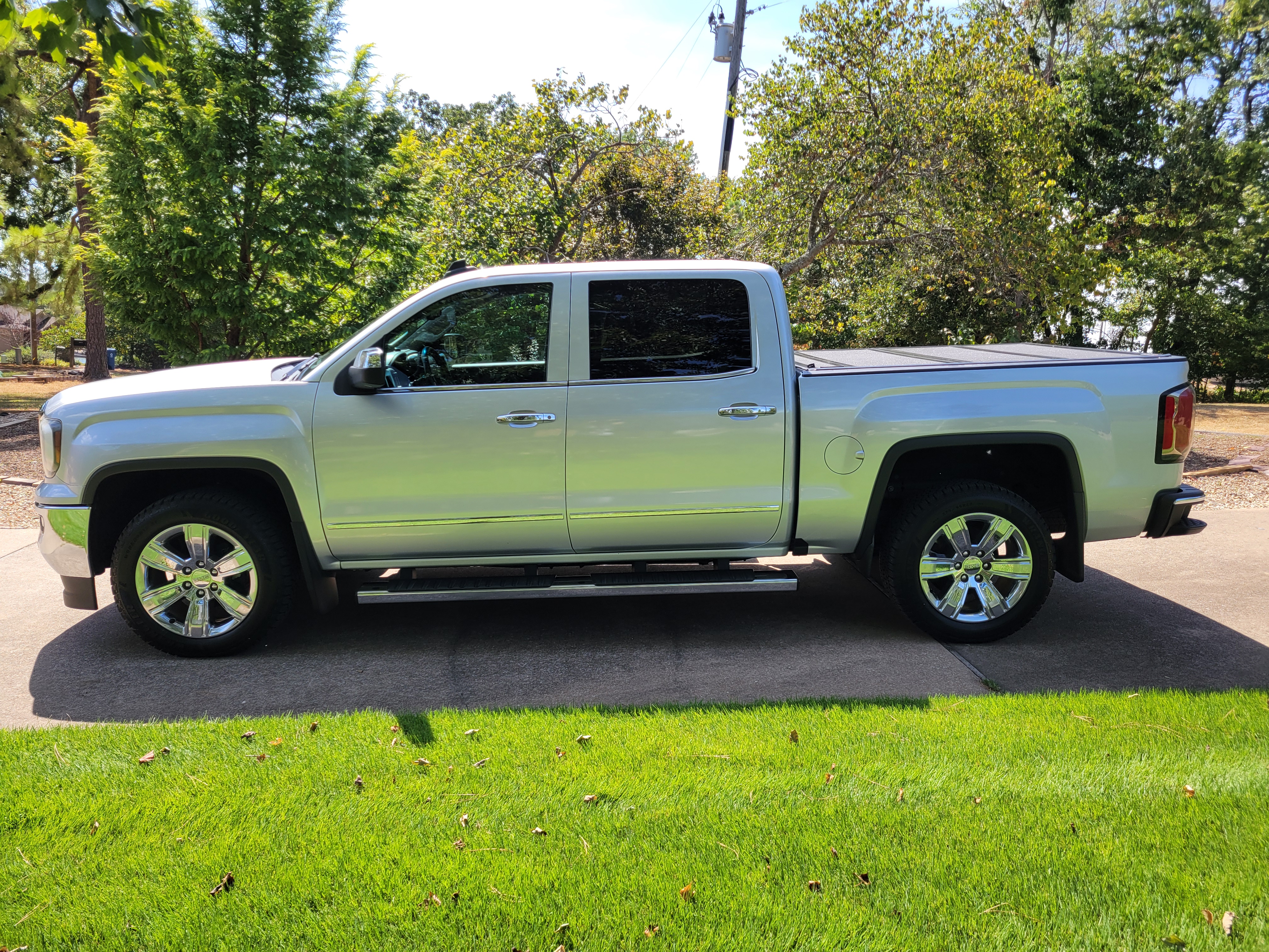 Used 2016 GMC Sierra 1500 SLT w/ SLT Premium Package AWD/4WD image 1
