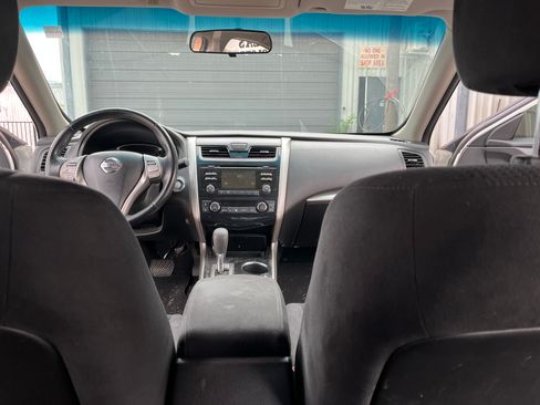 Used 2014 Nissan Altima 2.5 SV FWD image 10