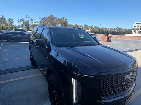Used 2025 Cadillac Escalade Sport Platinum AWD/4WD image 6