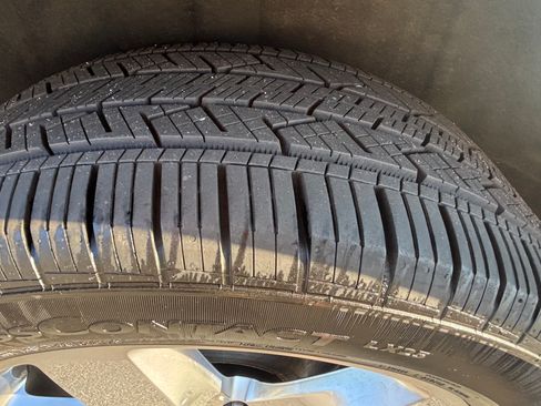 Used 2012 Jeep Grand Cherokee Limited w/ Luxury Group II image 14