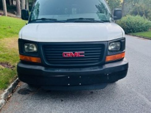 Used 2011 GMC Savana 1500 RWD image 5