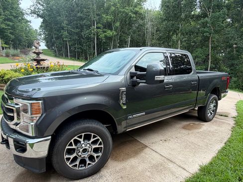 Used 2020 Ford F250 Lariat w/ Lariat Ultimate Package AWD/4WD image 2