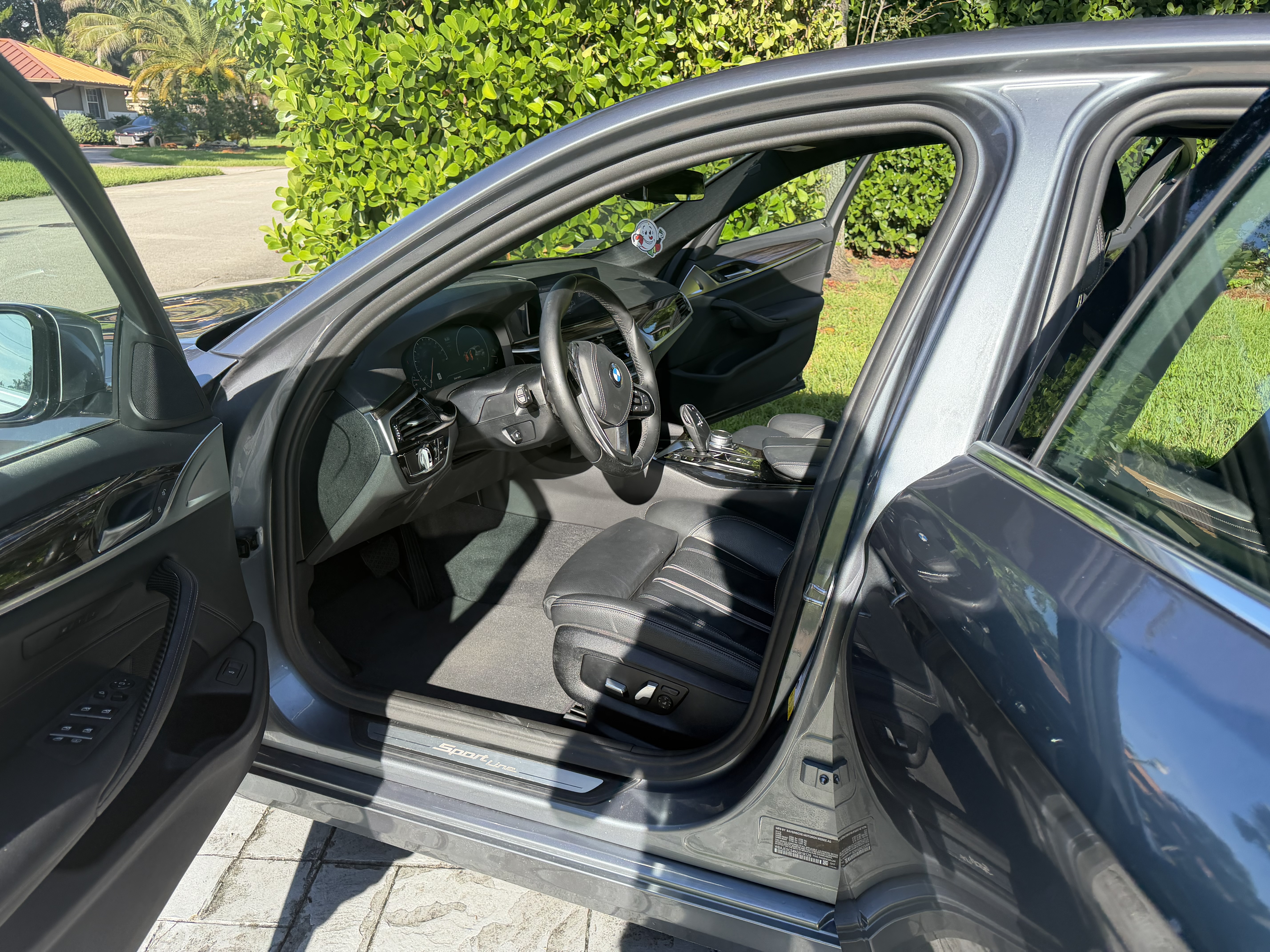 Used 2019 BMW 540i w/ Executive Package RWD image 6