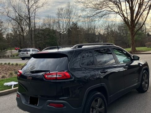 Used 2016 Jeep Cherokee 75th Anniversary image 10
